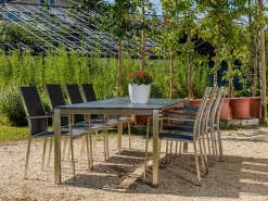 Ausziehbarer Keramik-Gartentisch Zement