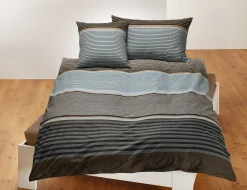 Bettwäsche mit blau-grauem Streifenmuster
