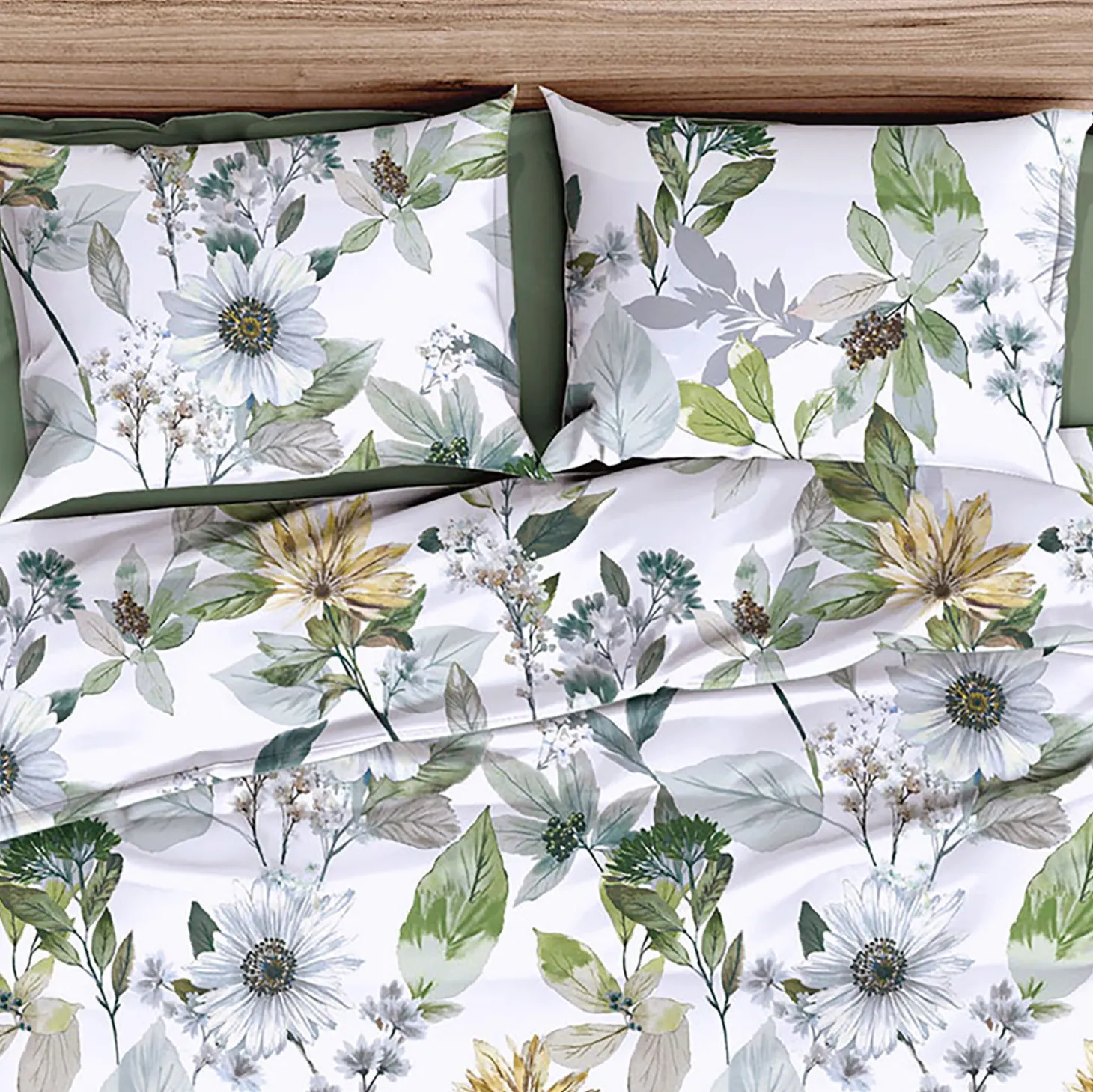 Bettwäsche mit Blumenmotiv