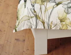 Bettwäsche mit einem kunstvollen floralem Dessin