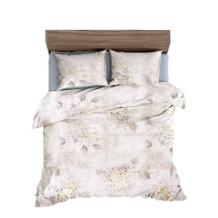 Bettwäsche mit prachtvollen Blüten