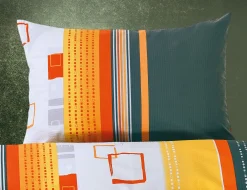 Bettwäsche mit Quadratmusterung und Streifen in Orange- und Grautönen