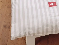 Bettwäsche mit Schweizer Chalet und Bergwelt