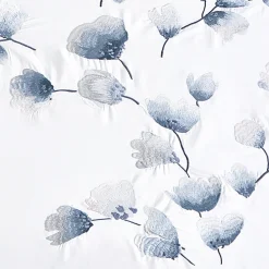 Bettwäsche mit zarter Blumenstickerei