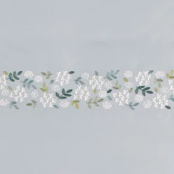 Bettwäsche mit zarter Blumenstickerei auf Feinsatin