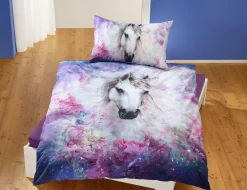 Bettwäsche mit zauberhaftem Einhorn in violetten Farbtönen