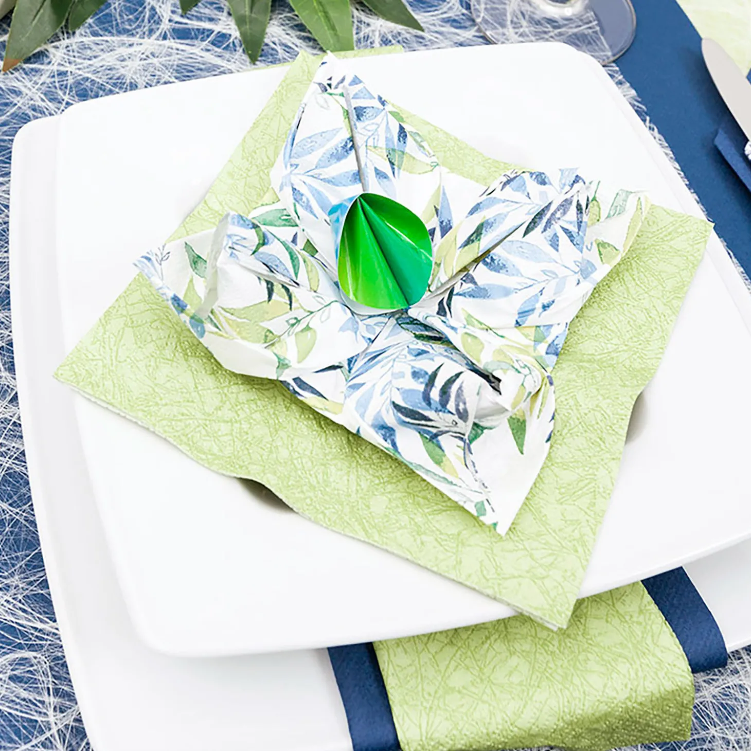 Cocktail-Servietten Watercolour Leafs green