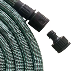 Dehnbarer Gartenschlauch mit Universaladapter