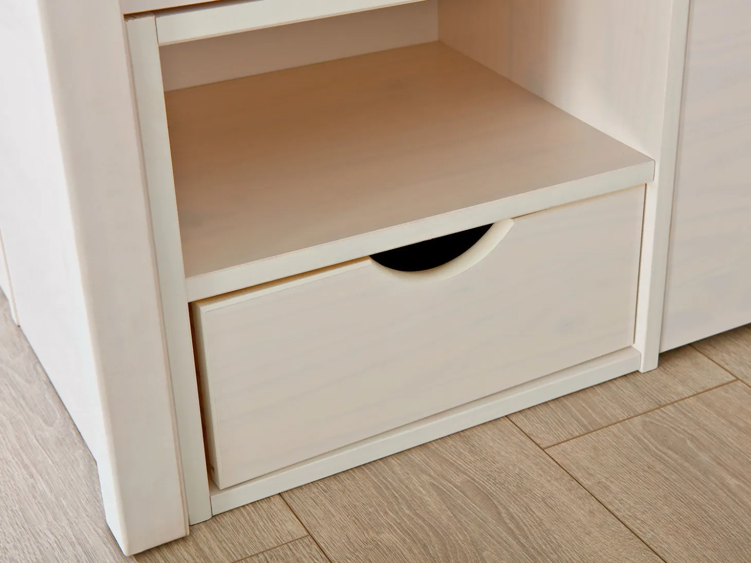 Funktionsbett TOM mit viel Stauraum