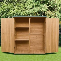 Geräteschrank aus Fichtenholz
