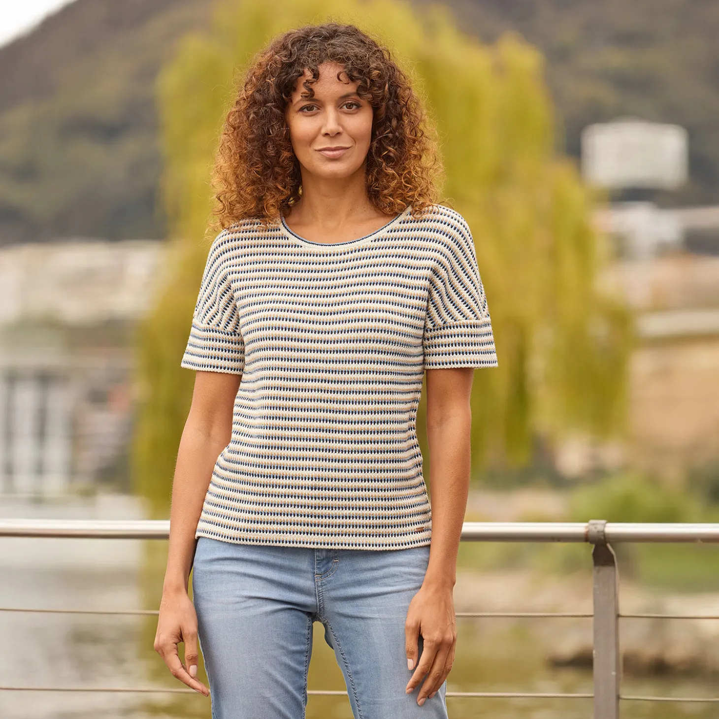 Gestreiftes Strick T-Shirt