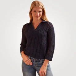 Gestrickter Ajourpullover mit Polokragen