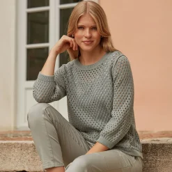 Gestrickter Ajourpullover mit Rundhalsausschnitt