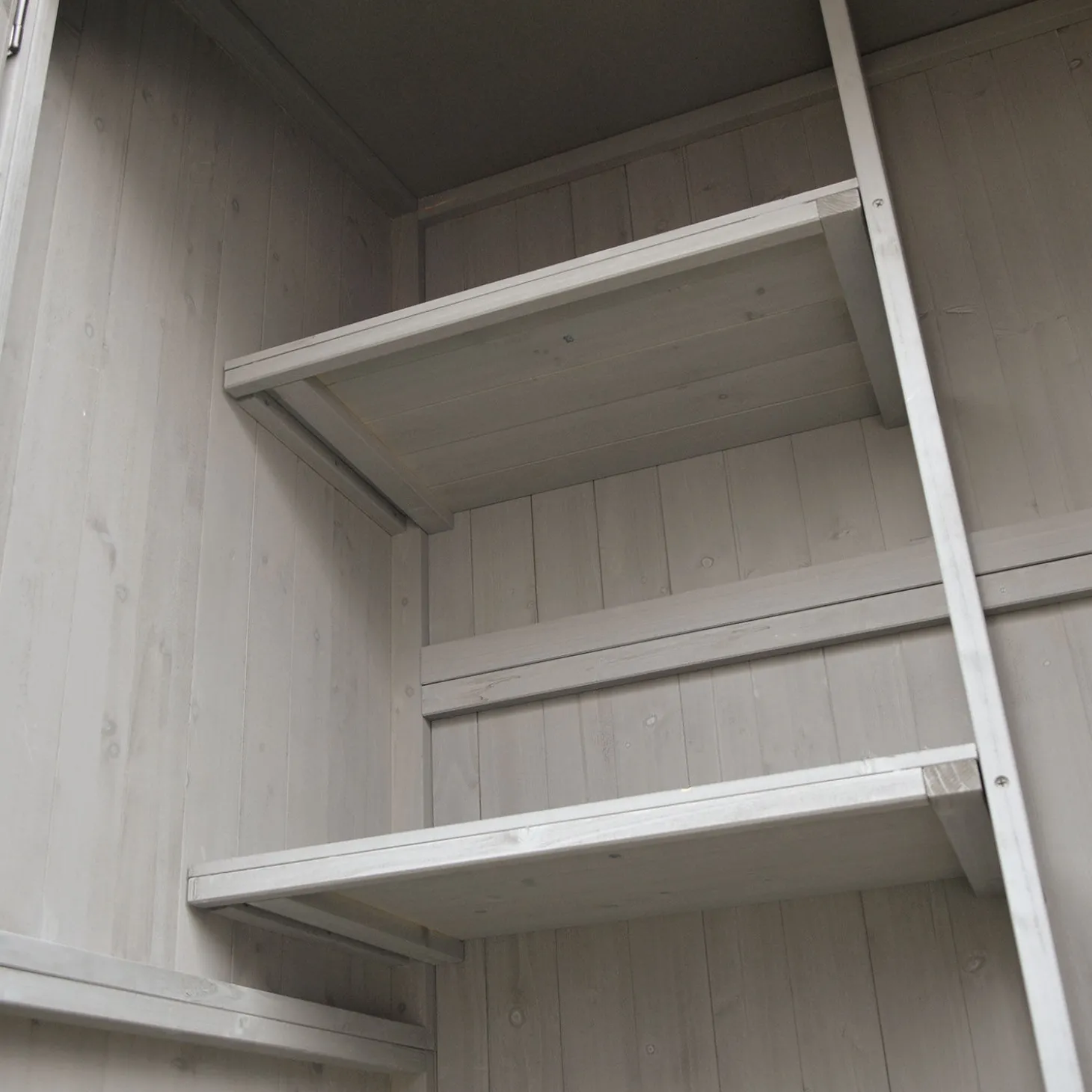 Holz-Geräteschrank
