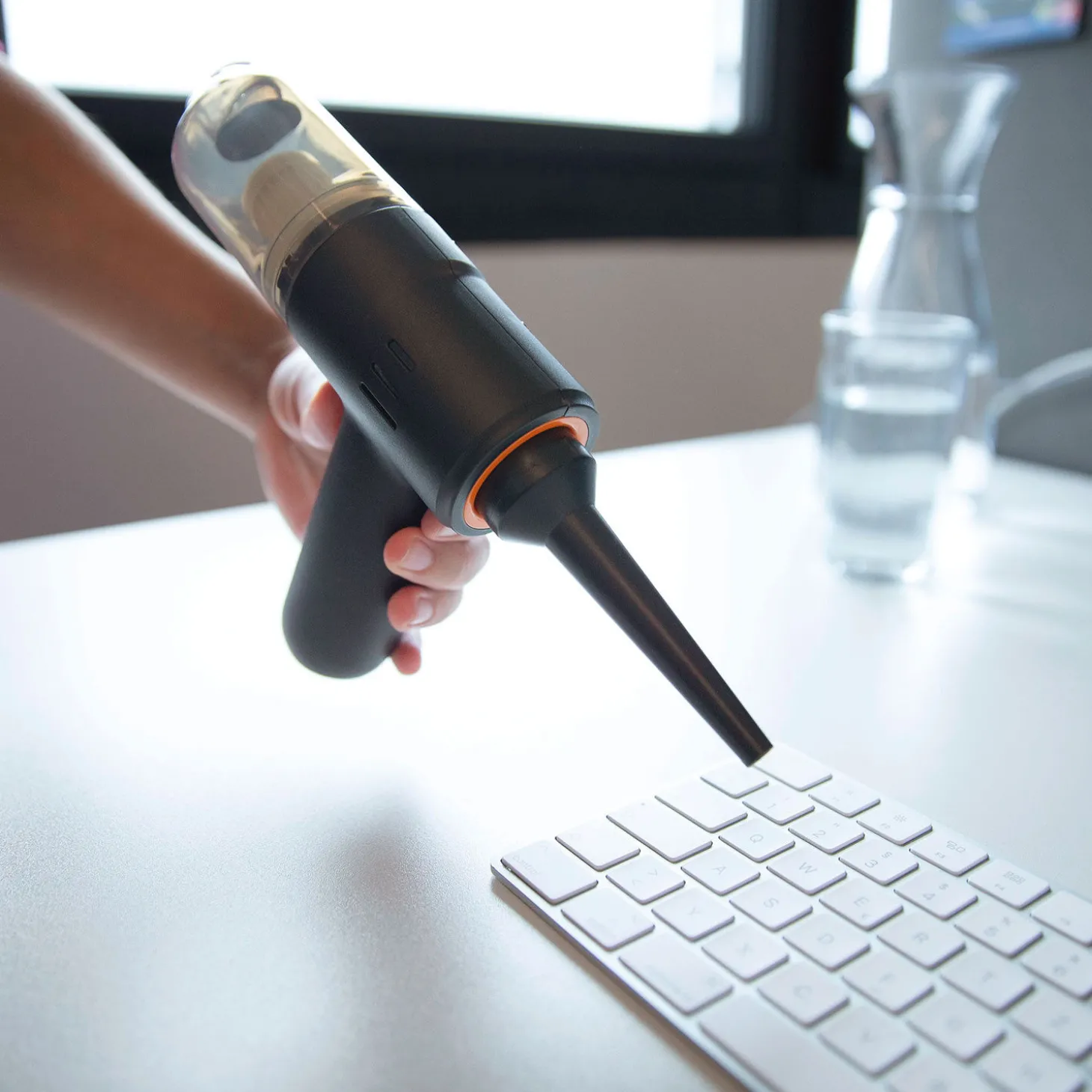 Livington Pocket Vac Handstaubsauger mit Saug- und Blasfunktion