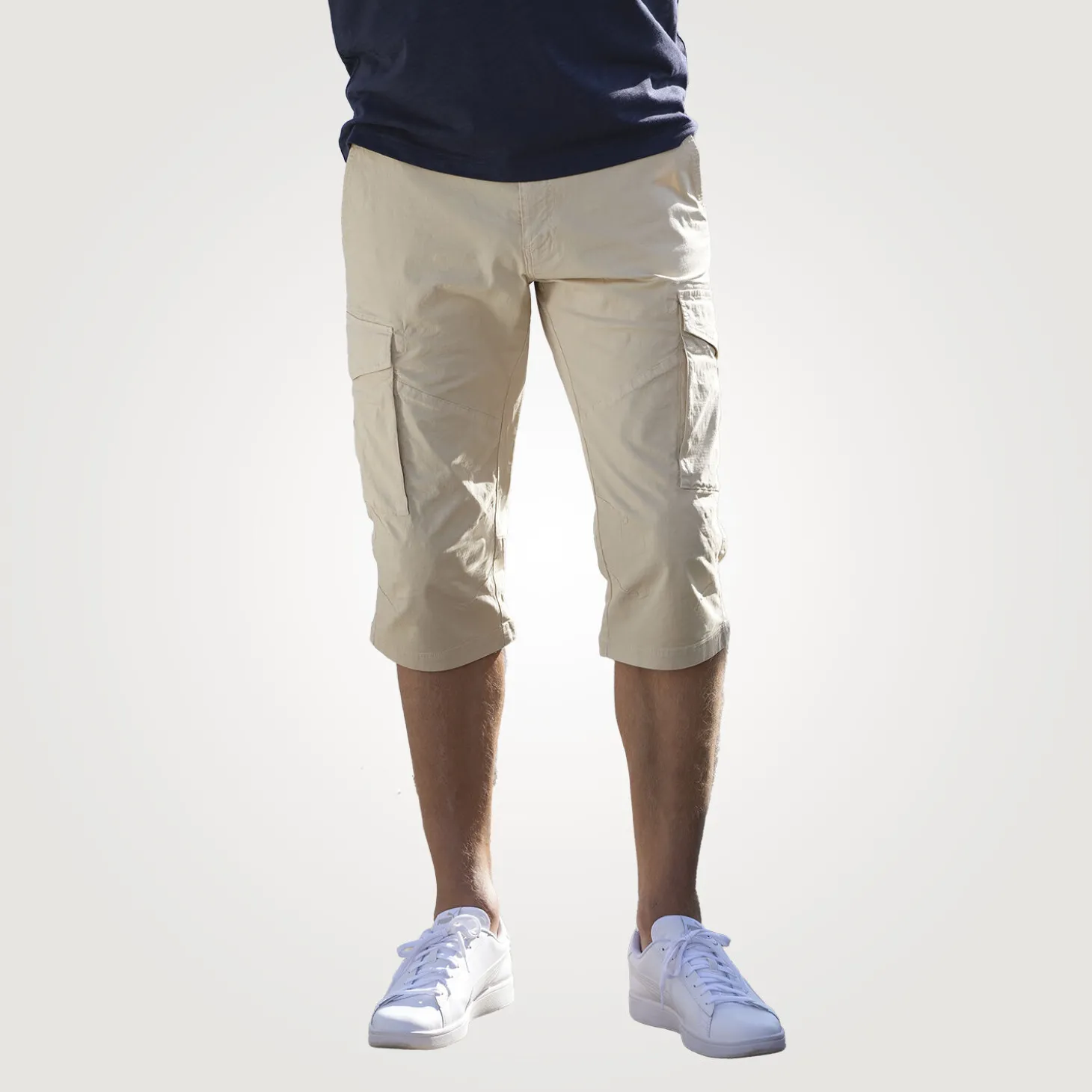 Modische 3/4 Cargohose mit vielen Taschen