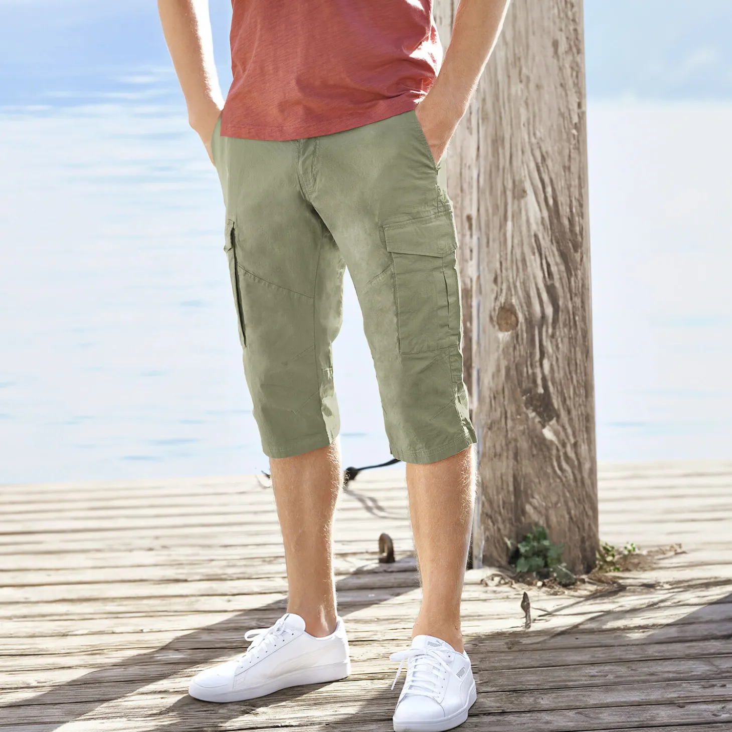 Modische 3/4 Cargohose mit vielen Taschen