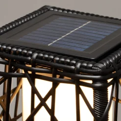Solar-Laterne aus Rattangeflecht
