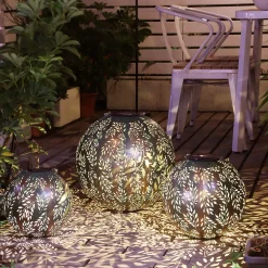Solar-Laterne mit Blatt-Motiv, LED warmweiss