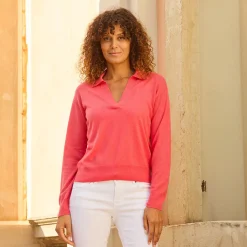 Sommerlicher Pullover mit Polokragen