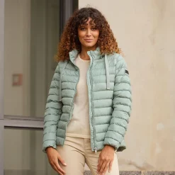 Steppjacke mit abknöpfbarer Kapuze