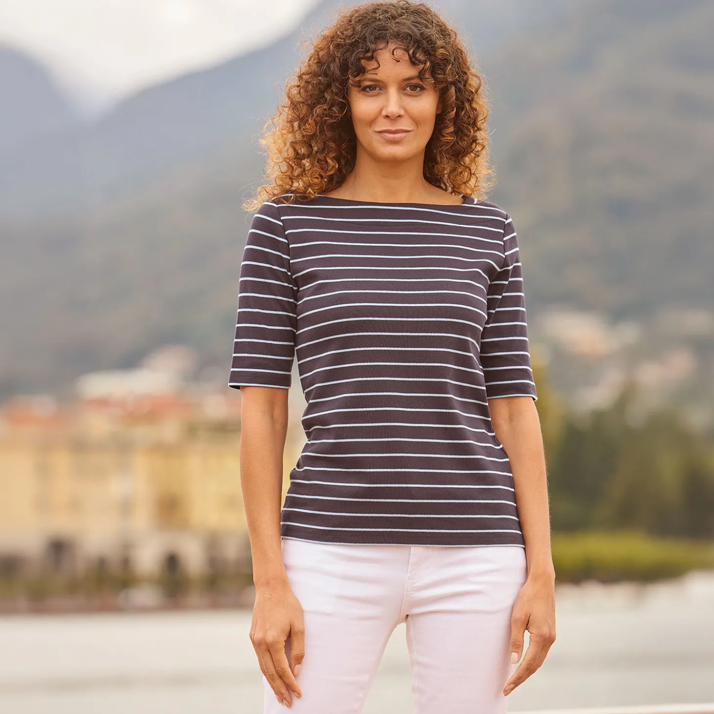 Streifenshirt mit Karreeausschnitt