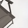 Tisch mit 6 Stühlen und Sonnenschirm