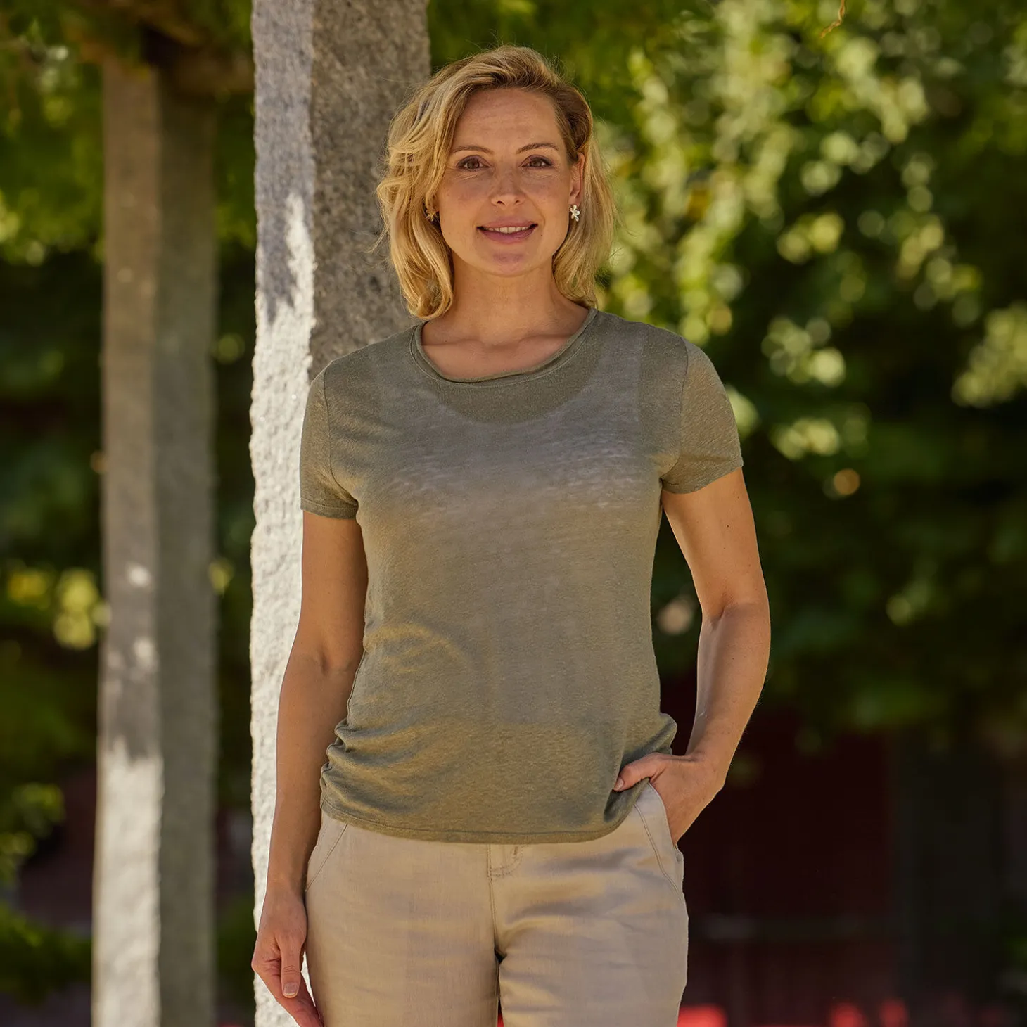 Unifarbenes Leinen T-Shirt